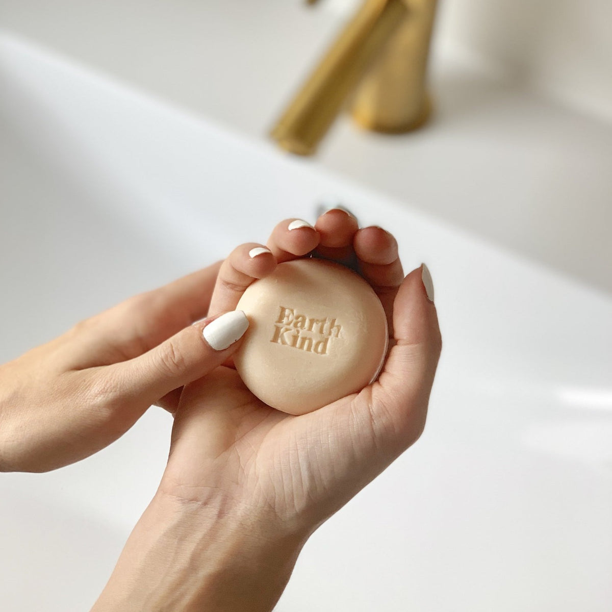 Earth Kind | Bergamot & Sage Shampoo Bar for Dry & Coloured Hair